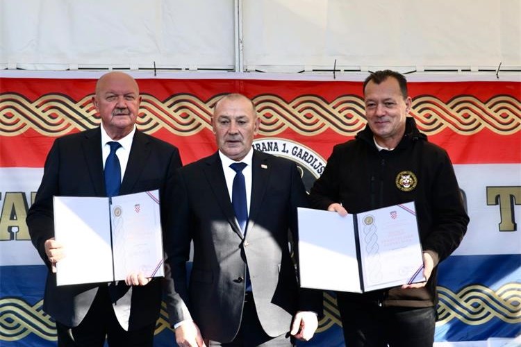 Slika /Foto 2025-6/TIGROVI___0029.JPG